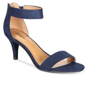Ankle strap low heel shoe